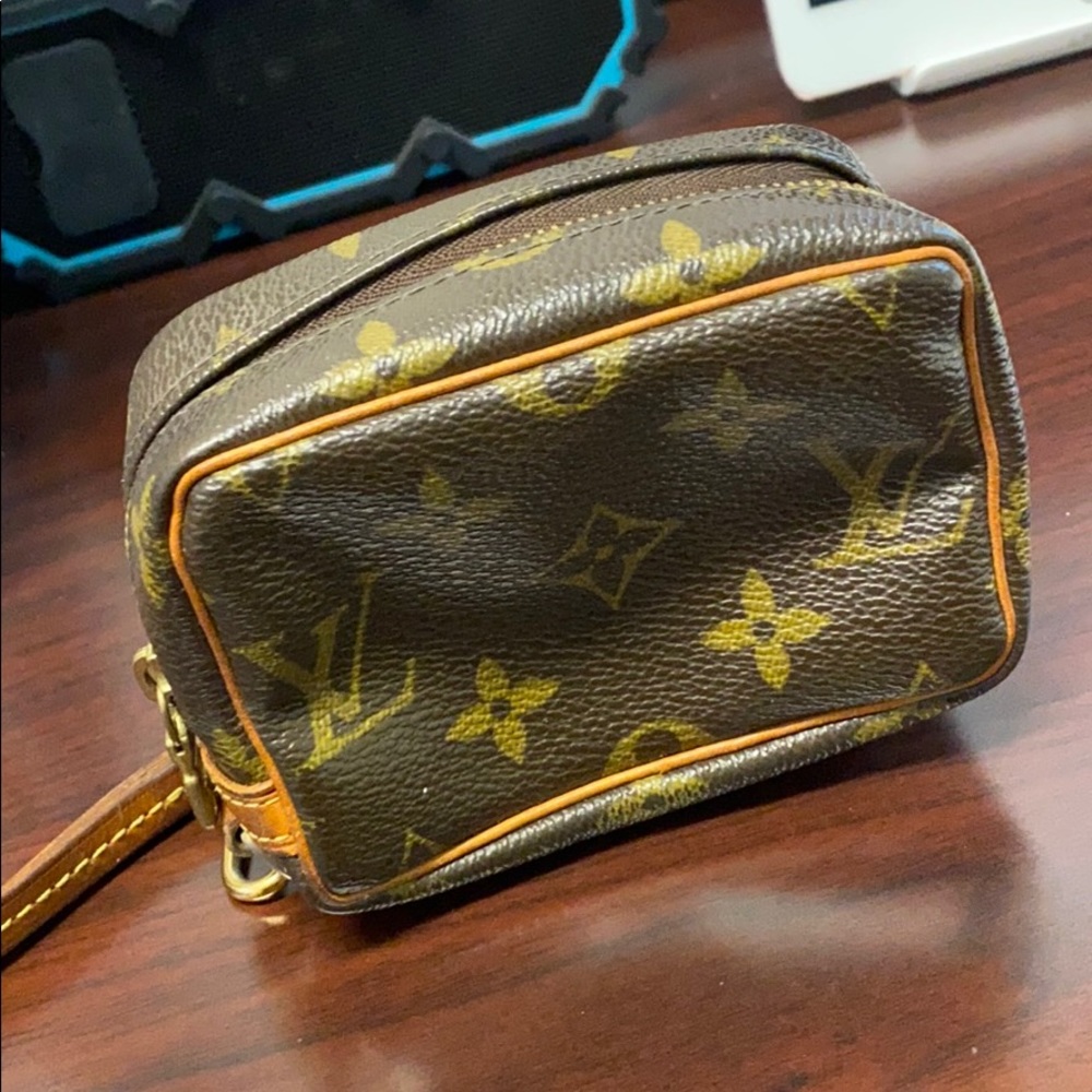 Louis Vuitton  Trousse Wapity wristlet